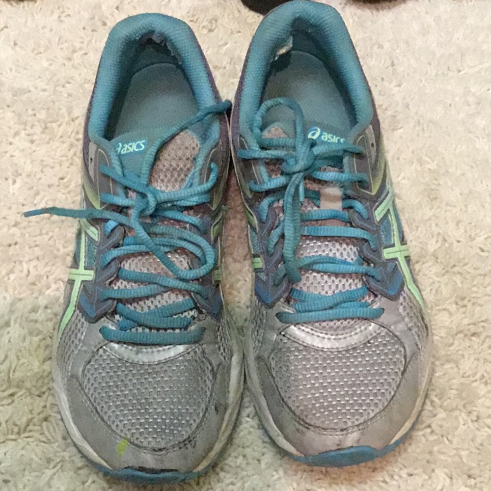 ASICS tennis shoes